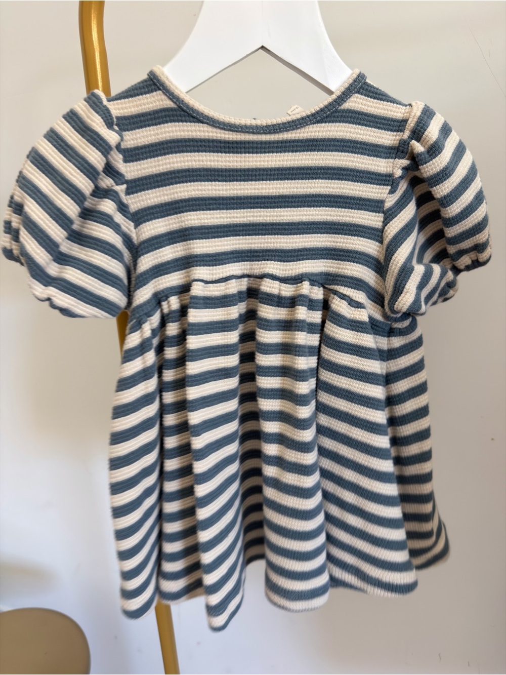 Quincy Mae Striped Puff Sleeve Dress - Picture 2 of 3